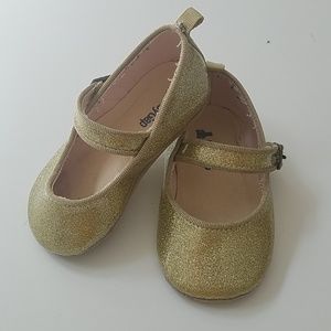 Baby Gap shoes gold sparkle size 18-24 month